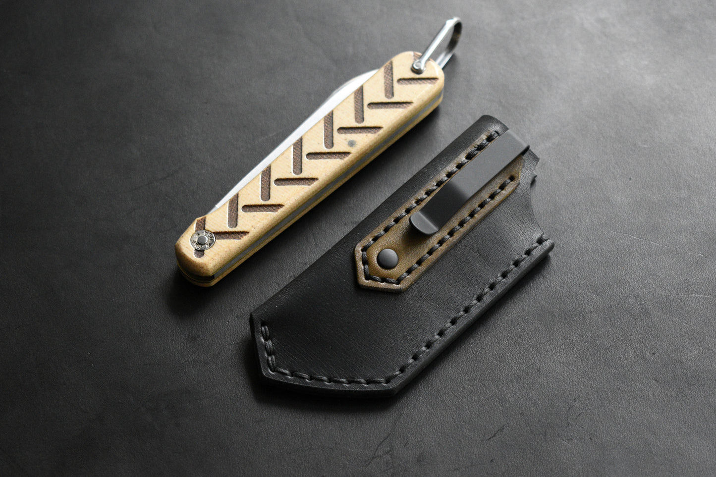 The ROGUE XL V4 | Titanium Clip Pocket Slip - Black & OD Green Leather