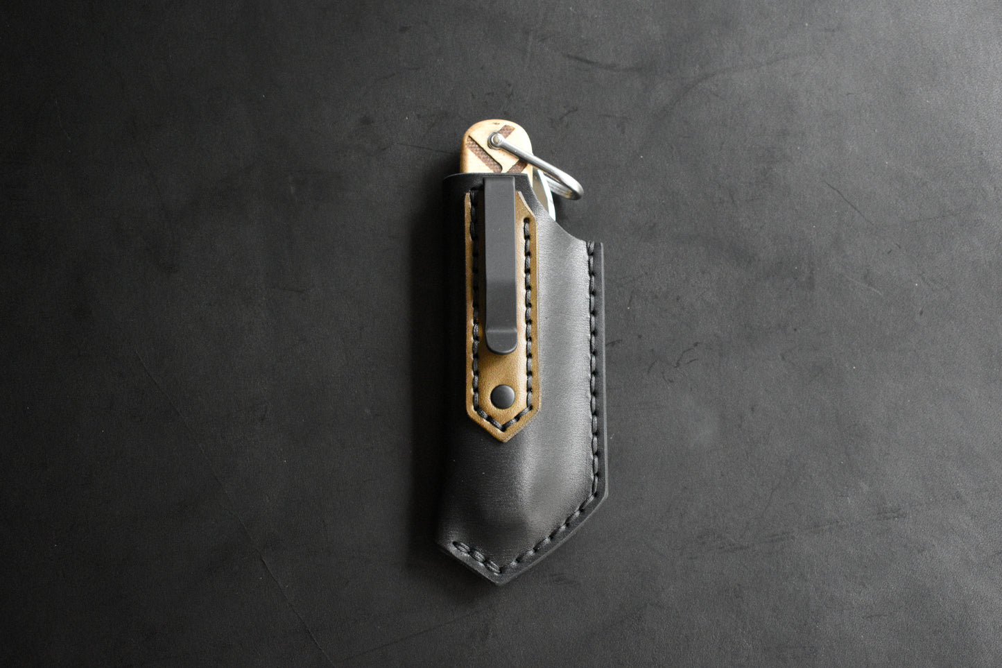 The ROGUE XL V4 | Titanium Clip Pocket Slip - Black & OD Green Leather