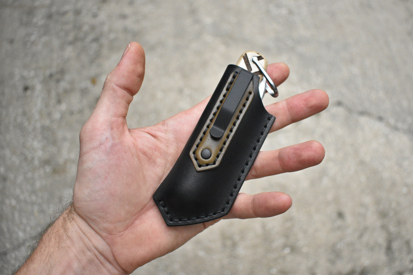 The ROGUE XL V4 | Titanium Clip Pocket Slip - Black & OD Green Leather
