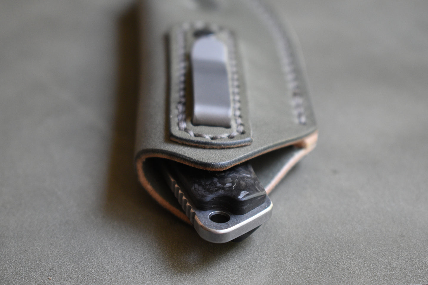 Griffin Co. Scout 2.5 | Premium Custom Leather Pocket Sheath, Titanium Clip, Grey